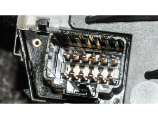 Подрулевой переключатель    Ford Focus