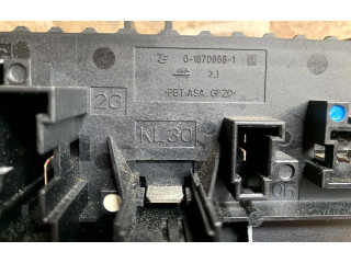 Pojistková skříňka 016706581 Mercedes-Benz C W204 2012