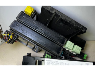 Pojistková skříňka 61131378539, 1378539 BMW 5 E34 1994