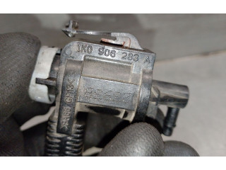 Вторичный воздушный насос Skoda Rapid (NH) 2012 - 2019 года 1K0906283A