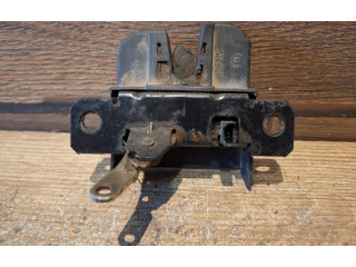 Замок багажника 1J6827505B    Volkswagen Golf IV 1998 - 2005 года
