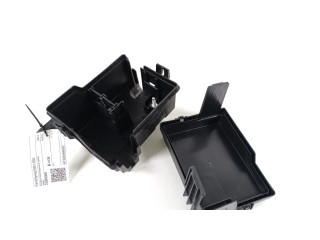 Блок предохранителей 243805284R Dacia Spring