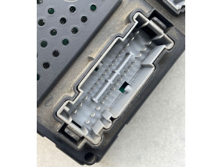 Блок предохранителей 30765646, 06W133   Volvo V70    