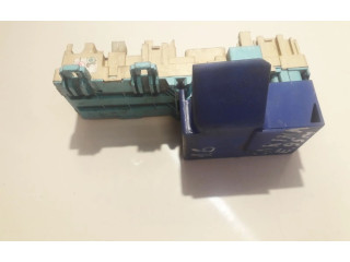   Pojistková skříňka    Toyota Carina T190 1995