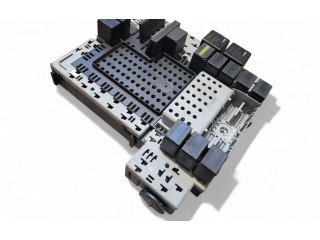 Блок предохранителей 8676284, 8645716 Volvo V70