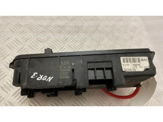 Pojistková skříňka 13144710, 519067011 Opel Vectra C 2004