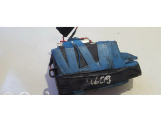 Блок управления Mitsubishi Carisma