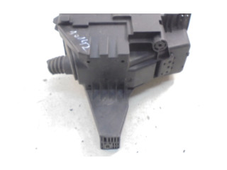 Блок предохранителей 8690698, 8690698 Volvo XC90