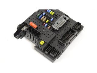 Блок предохранителей 30786648 Volvo V70