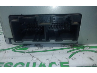 Pojistková skříňka Радио/ проигрыватель / навигация 96628256 Chevrolet Chevy Van 2007