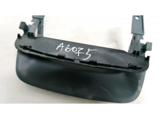 Другая деталь салона