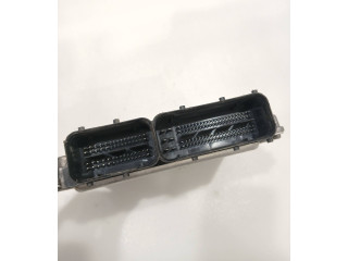 Блок управления двигателя 04L907445B, 28445556   Skoda Octavia Mk3 (5E)