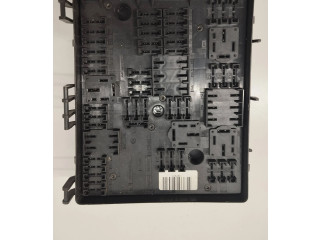 Блок предохранителей  1K0937124D   Volkswagen Touran I    