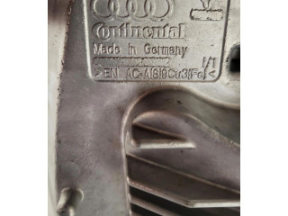 Дисплей       Audi e-tron