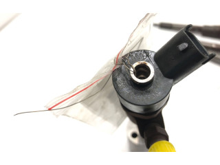 Vstřikovač 23670-33040 Toyota Auris 150