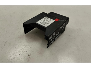 Блок предохранителей 5Q0906093   Audi A3 S3 8V   для двигателя DAD