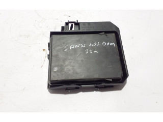 Блок предохранителей 284B71965R Dacia Sandero III