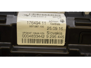 Přístrojová deska BMW 2 F46 2016 9295445, 8794220