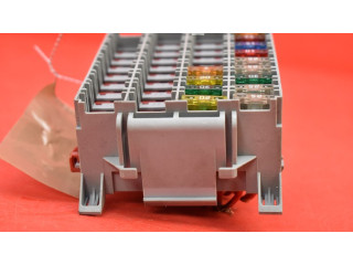 Блок предохранителей  9162439, 9162439   Volvo V70    