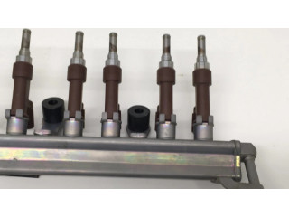 Топливная рампа 232500Q040 Toyota Yaris 1.0