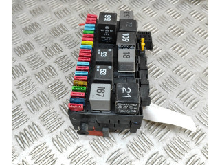 Блок предохранителей 357937039 Volkswagen Corrado