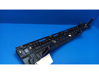 Другая деталь отделки багажника