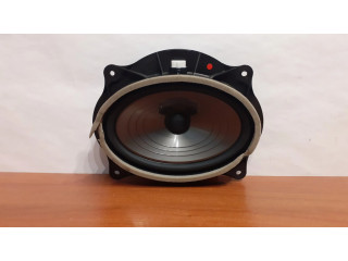 Громкоговоритель (громкоговорители) в передних дверях