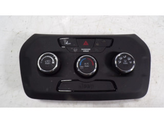 Блок управления климат-контролем 735693929, 7356939290 Jeep Renegade