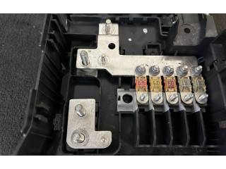 Pojistková skříňka 7L0937548C Audi Q7 4L 2011