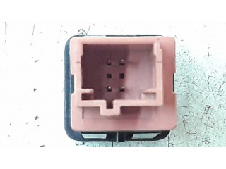 Включатель открытия топливного бака