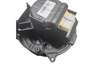 Вентилятор печки 272104788R Renault Clio V