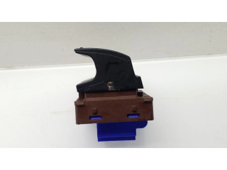 Выключатель открытия задней двери