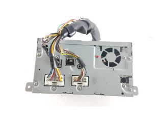 Радио/ проигрыватель CD/DVD / навигация