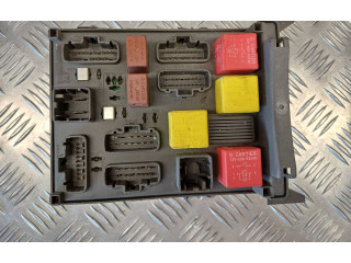 Pojistková skříňka 8200004201E, 8200283817 Renault Espace - Grand espace IV 2005