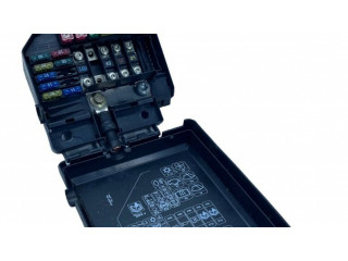 Блок предохранителей  YQE000210, YQH000140   Rover 75    