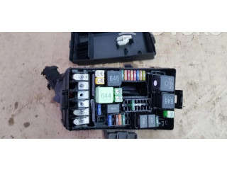 Блок предохранителей 5Q0937125B Skoda Octavia Mk3 (5E)