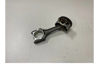  Поршень с шатуном  02606LJ1, WU3  Audi A3 S3 8V  