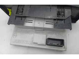 Дисплей    8200584888A   Renault Trafic II (X83)