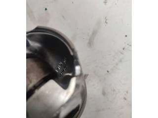  Поршень с шатуном  038J  Volkswagen PASSAT B6  