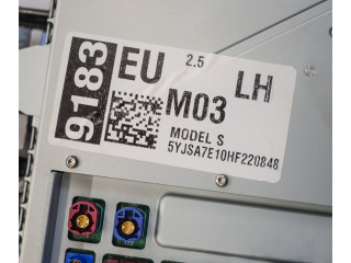 Дисплей 104500603D Tesla Model S