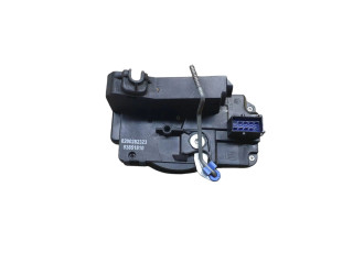 Замок багажника 8200282323, 93851810    Renault Trafic II (X83) 2002 - 2014 года