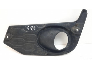 Декоративная решётка противотуманной фары