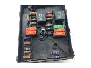 Блок предохранителей  1K0937125A   Volkswagen Touran I    