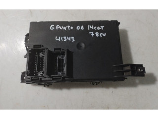 Блок предохранителей 00517817580 Fiat Grande Punto