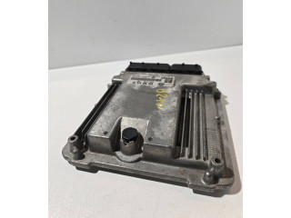 Řídící jednotka 03G906016HN, 0281012272   Volkswagen Caddy 2006