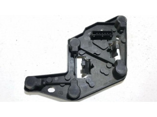 Держатель крышки лампы заднего фонаря