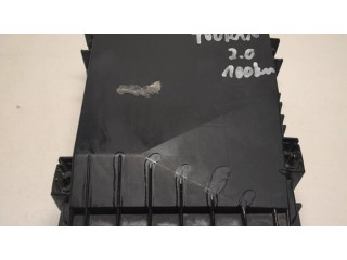   Pojistková skříňka 1K0937800E, 1K0937805   Volkswagen Touran  2004