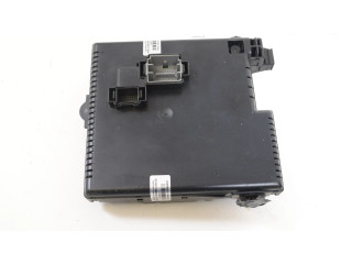 Блок предохранителей 8676391, 12217799 Volvo V70