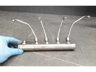 Vstřikovací lišta 7585411 BMW 2 F22 F23