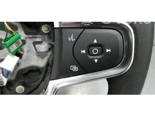 Руль Volvo XC40 - года 32241925